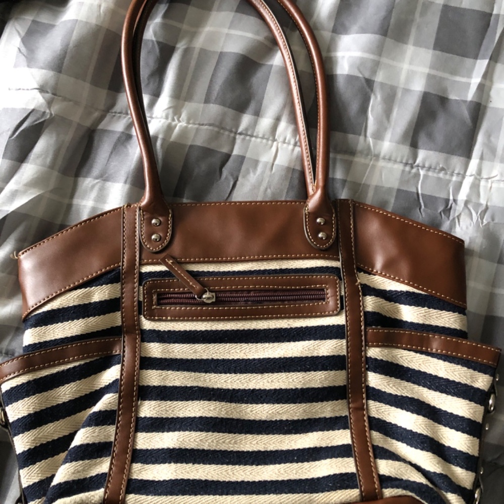 Purse - Picture 2 of 5